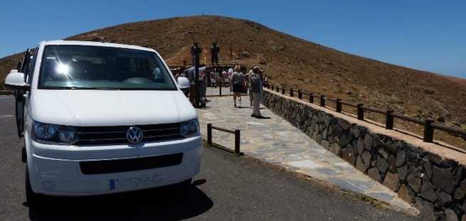 Vue depuis le belvédère lors de l’excursion à Fuerteventura, offrant des vues panoramiques spectaculaires