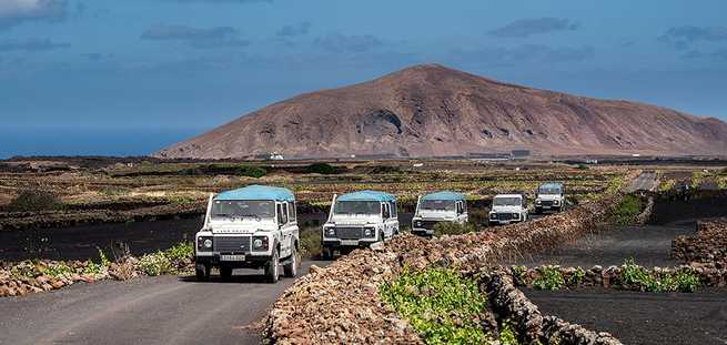 Escursione in Jeep Safari a Lanzarote in veicoli jeep