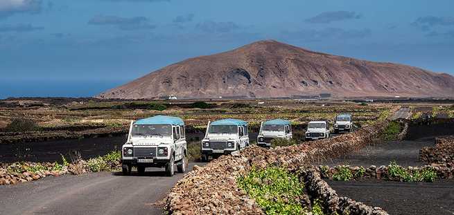 Excursión en Jeep Safari en Lanzarote en vehículos jeep