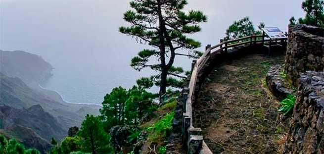 Mirador de las Playas viewpoint in El Hierro with the Jeep Safari